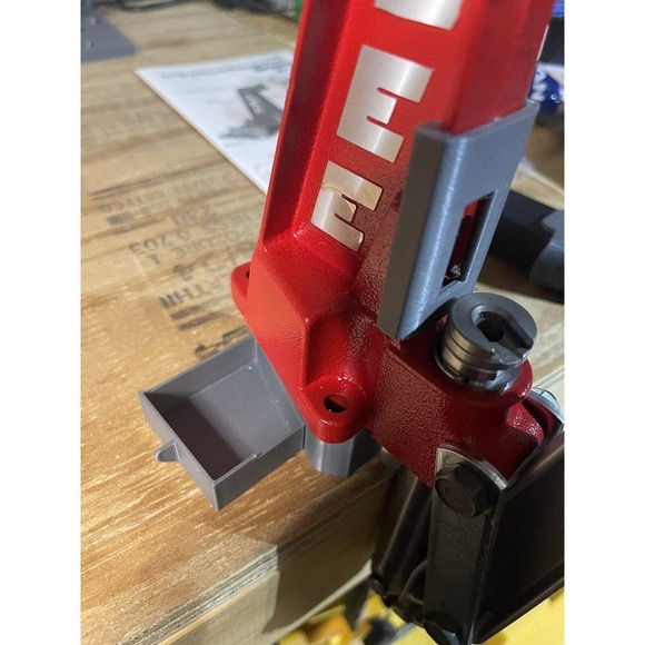 LEE Precision Single Stage Classic Cast Press Primer Catcher Kit - Reloading RED - Picture 3 of 12